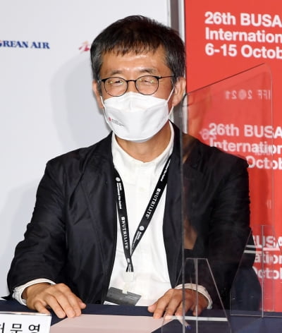 [단독] 허문영 부국제 집행위원장 "개막식, 성공 단계 아냐…1차 관문 넘었다" [BIFF]