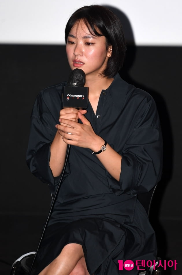 [TEN 포토] 전여빈 "감독 문소리 보다 인간 문소리가 무섭다 ㅋㅋ"(BIFF)