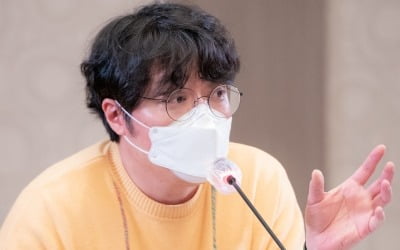 '슬의생2' 신원호 PD "익송 커플, '응답' 색깔과 비슷…멜로 느낌 많이 걸러냈다" [인터뷰②]