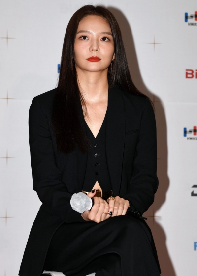 [TEN 포토] 이솜 "더 열심히 다양한 모습으로 만나요"(부일영화상)