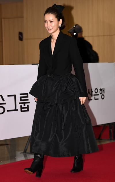 [TEN 포토] 정유미 '우아한 블랙스완'