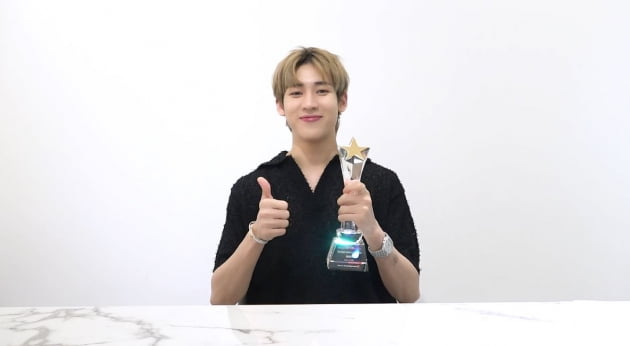 [TTA-태국 1위] 갓세븐 뱀뱀 "믿어주는 아가새, 끝까지 사랑해줘요"