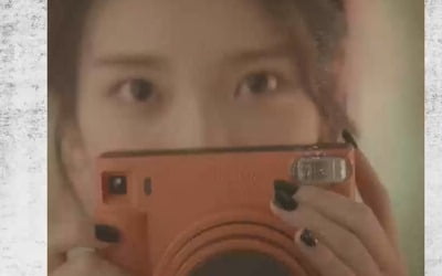 [공식] 아이유, 19일 컴백 확정…'스트로베리 문' 티저 공개