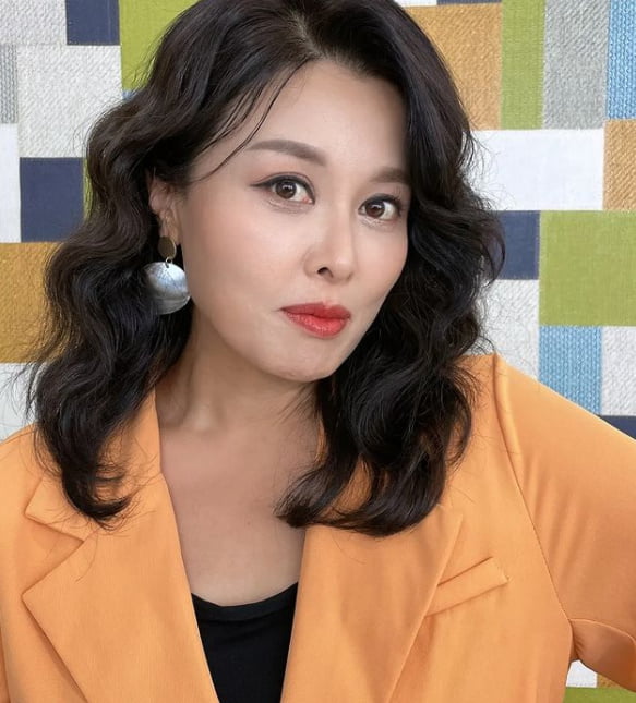'32kg 감량' 홍지민, 턱선이 예술 [TEN★]