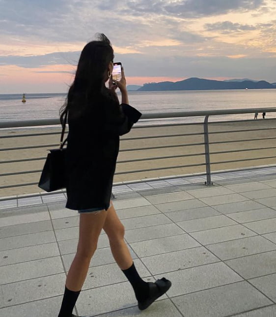 '170cm·53kg' 오윤아, 부산에서 각선미 자랑 '여유' [TEN★]