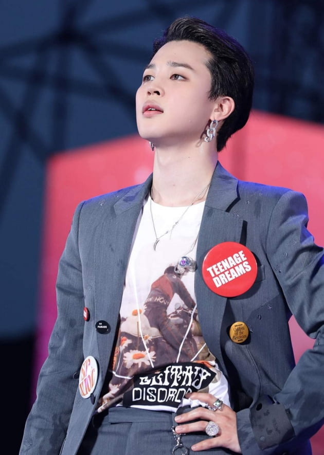 방탄소년단 지민, '초대형 카잔 아레나+BC FUTURIS+옐친 센터'조명쇼...러시아는 '지민월드'