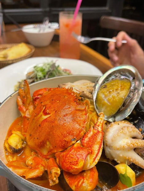 지소연, '♥' 송재희와 제주살이에 '흠뻑'…파스타 맛집 발견 [TEN★]