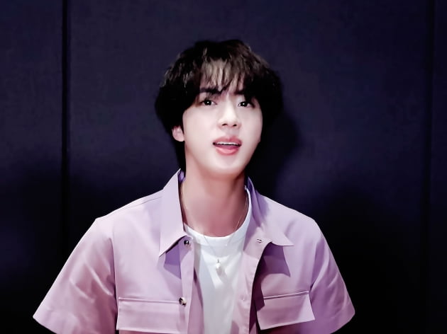 방탄소년단 진, 예쁜 얼굴 예쁜 음색…한글날에 전한 특별한 무반주 '어비스'