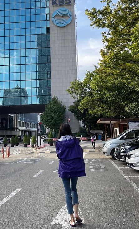 '유지태♥' 김효진, 극세사 각선미 드러나는 스키니진...애 엄마 맞어?[TEN★]