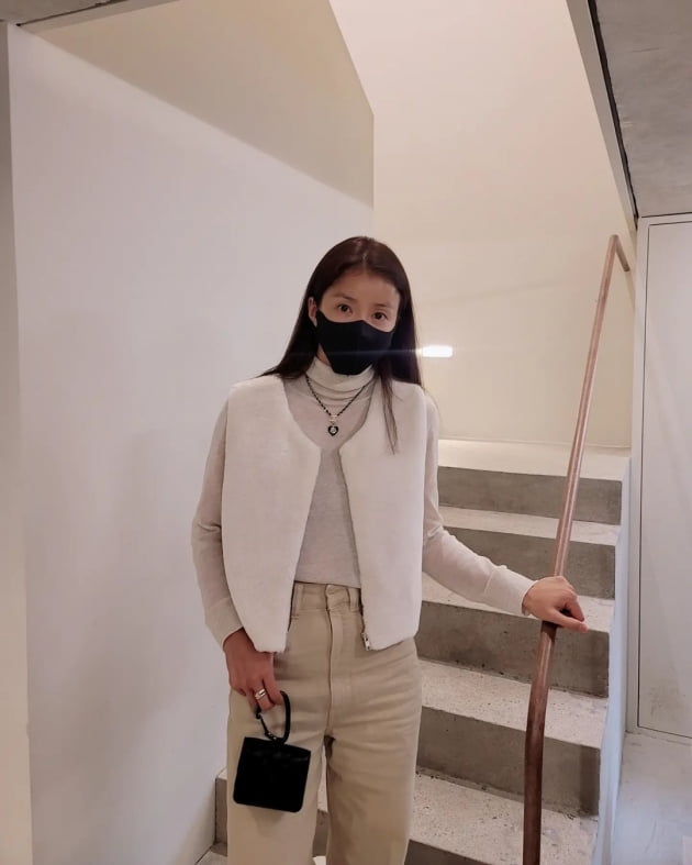 '외식사업가♥' 이시영, 95만원짜리 C사 신상 목걸이로 FW룩 완성 [TEN★]