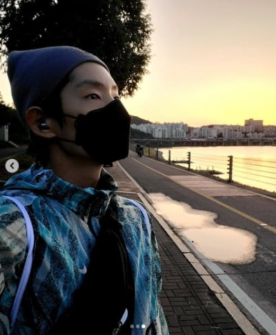 이준기, 런닝으로 만들어진 탄탄한 근육..."역시 멈추지 않아"[TEN★]