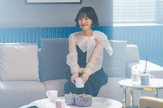 '송혜교 동창' 최희서, 재력가지만 결핍투성이…연기 변신 기대 ('지헤중')