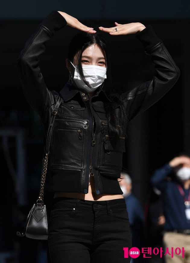 [TEN 포토] 레드벨벳 조이 '섹시한 하트'
