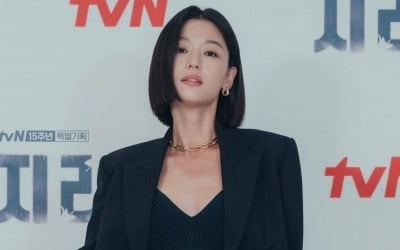 전지현, 나이를 먹지 않네…40대 여배우의 20년 변천사 [TEN스타필드]