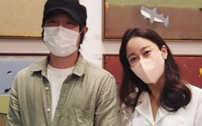 '치과의사♥' 전혜빈, '옆집' 한지혜·'카리스마 선배' 전지현과 반가운 만남 "눈이 바빠" [TEN★]