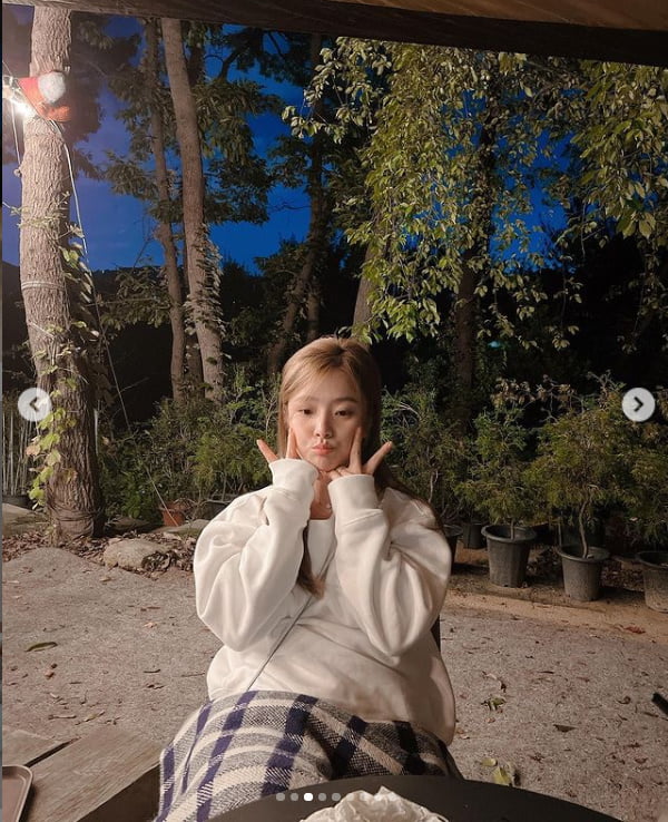 벤, 긴 생머리로 미모 UP...귀여운 표정은 덤[TEN★]