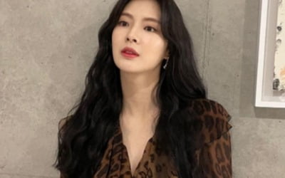 '이광수♥' 이선빈, 호피로 치장한 화려한 비주얼 "변신!" [TEN★]