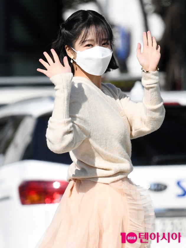 [TEN 포토] 조유리 '심쿵주의 인사'