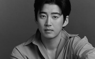 '5세 연하 사업가♥' 윤계상, 결혼 후 첫 공식석상에서 낀 반지…신작 현장 "밝아"('키스식스센스')
