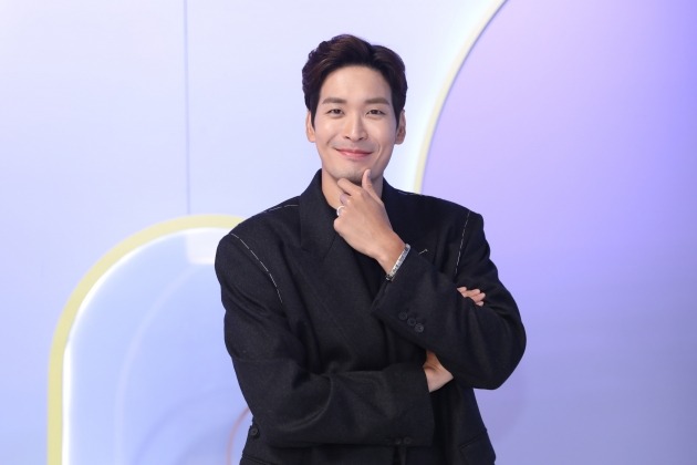 '돌싱글즈2' MC 정겨운/ 사진=MBN 제공