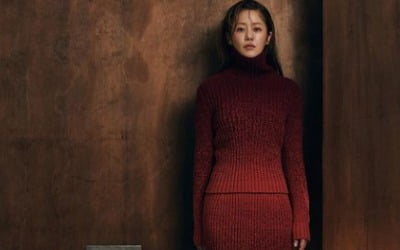 고현정, 살을 얼마나 뺐으면…뱃살 실종된 한 줌 허리 [TEN★]