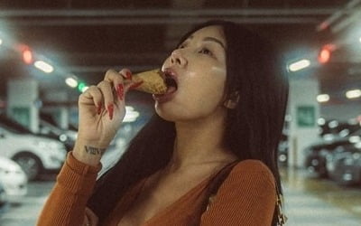 제시, 56kg 맞아? 대놓고 드러낸 몸매에 눈 둘 곳 없네 [TEN★]
