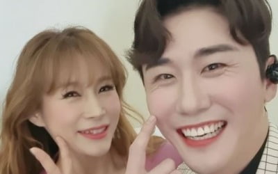 김말숙, 영탁과 다정한 투샷 "6년 만에 재회" [TEN★]