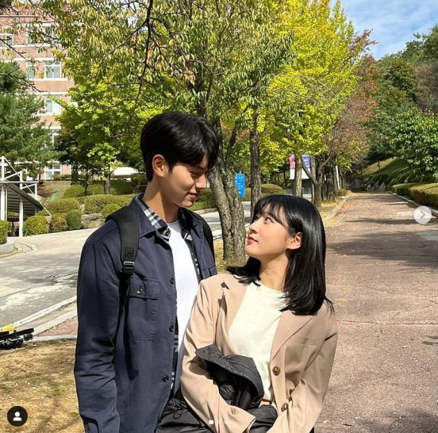 김새론, 남친인가? 너무 다정한데...꿀 떨어지는 눈빛교환[TEN★]