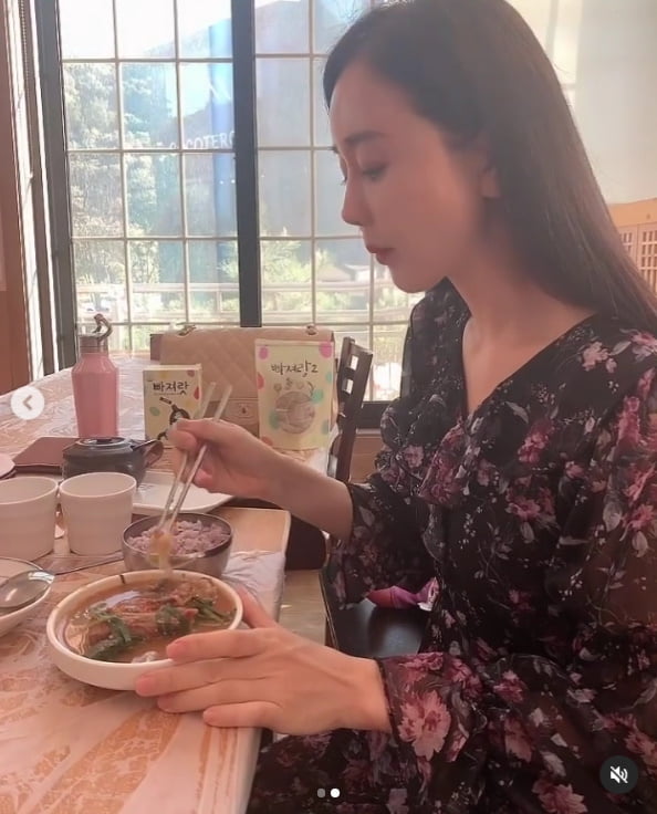 '진화♥' 함소원, C사 명품백 일상이 럭셔리하네...자연스러운 쌍커플[TEN★]
