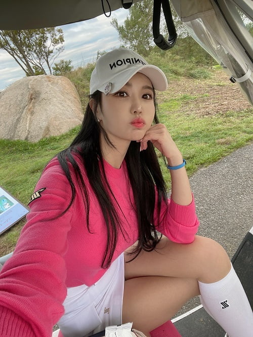 강예빈, 제니피온 골프복 입고 시선강탈 “이렇게 섹시할 일?”[TEN★]