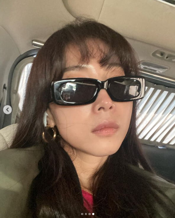 오윤아, 선글라스로 얼굴 반이 가려졌네...귀여운 표정은 덤[TEN★]