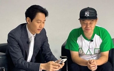 이정재, 드디어 '셀고' 탈출? "오중석 사진작가에 셀카 배우기" [TEN★]