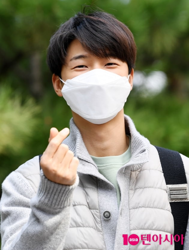 [TEN 포토] 씨엔블루 강민혁 '하트 뿌려요'
