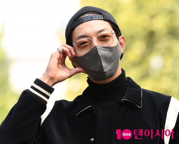 [TEN 포토] 씨엔블루 이정신 '상큼한 볼하트?'