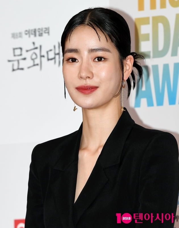[TEN 포토] 임지연 '수수한 화장에도 빛나는 미모'