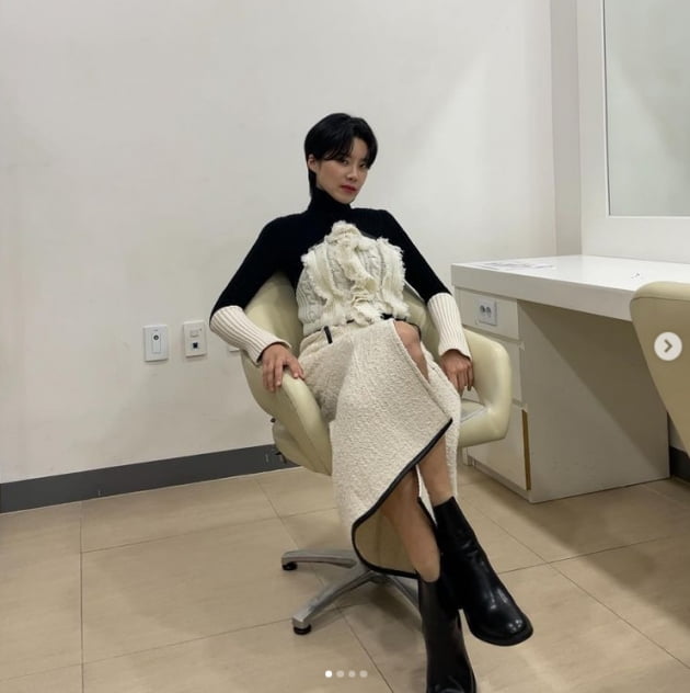 장도연, 돋보이는 9등신 비율...美친 다리 길이 174cm 위엄[TEN★]