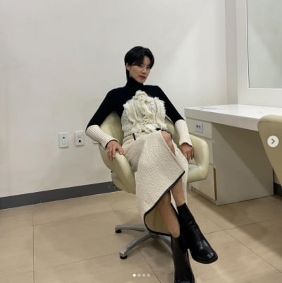 장도연, 돋보이는 9등신 비율...美친 다리 길이 174cm 위엄[TEN★]