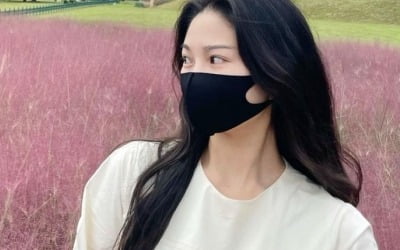류이서♥전진, "결혼 1주년 기념 경주 여행" 서로 찍어주느라 바쁜 신혼 [TEN★]