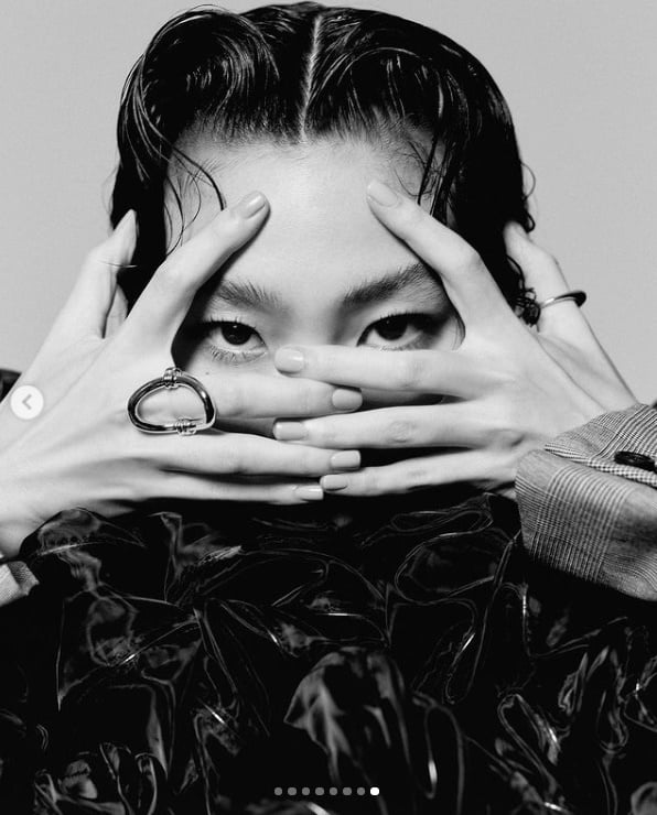 '오징어 게임' 정호연, 파격 가슴만 가리고...강렬한 화보[TEN★]