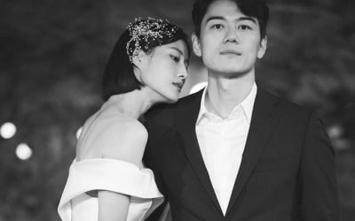 이현이♥홍성기, "9주년 결혼기념일" 리마인드 웨딩…S전자 남편도 모델 비주얼 [TEN★]