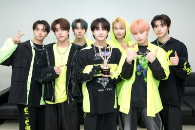 엔하이픈, '더쇼'·'쇼! 챔피언' 1위…음악방송 2관왕