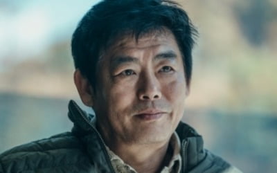'지리산' 김은희 작가 "성동일, 너무 좋은 원군…오정세=미워할 수 없을 것"