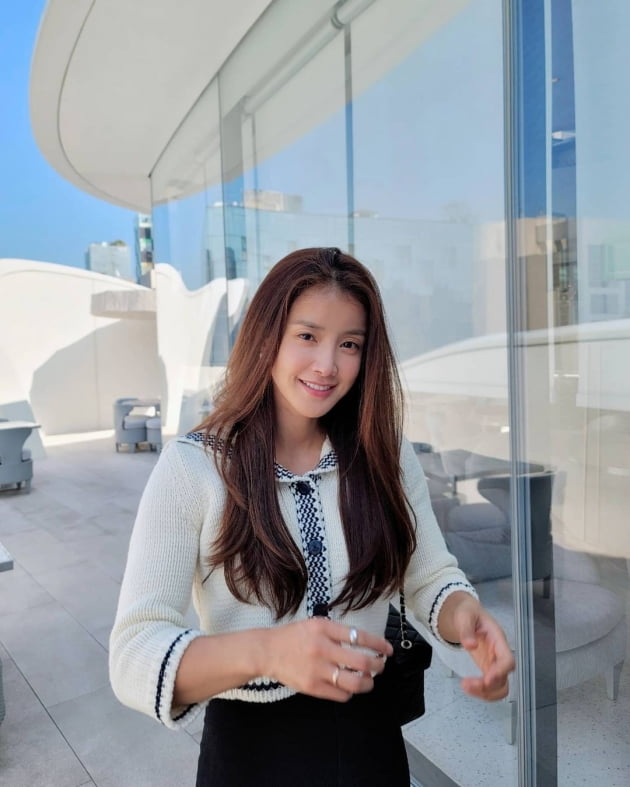 '외식사업가♥' 이시영, 명품 D사 청담 카페 갈 땐 340만원 D사 가디건 스타일링 [TEN★]