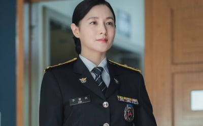 이영애, 은둔하기 전 180도 다른 모습…과거 사진 공개 ('구경이')
