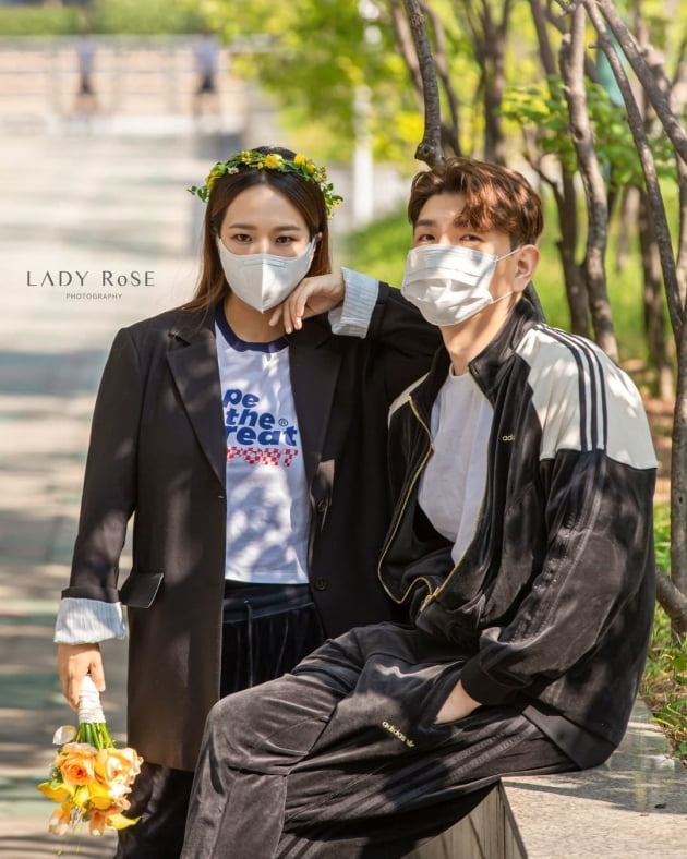홍현희♥제이쓴, 결혼 3주년 기념 "분리수거장에서" 웨딩 촬영 "사랑해" [TEN★]