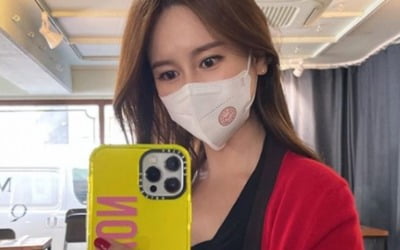 '안정환♥' 이혜원, 청담동 플로리스트의 "RED" 사랑…손톱까지 깔맞춤 [TEN★]