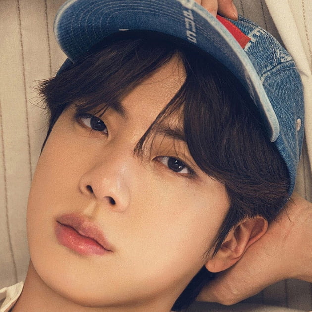 방탄소년단 진, 뮤지컬 영화 한장면 같은 미의 남신의 댄스