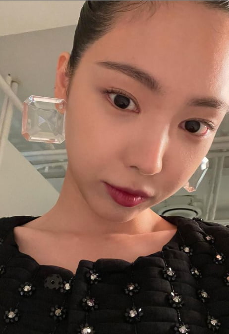 손나은, 태평양 이마에 쇄골 미인이었네 [TEN★]