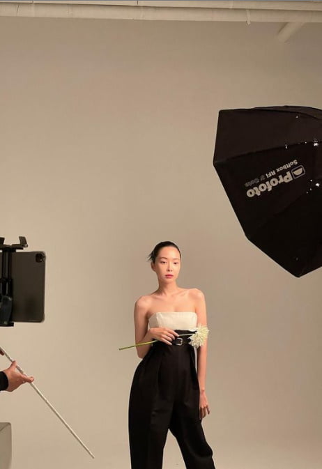 손나은, 태평양 이마에 쇄골 미인이었네 [TEN★]