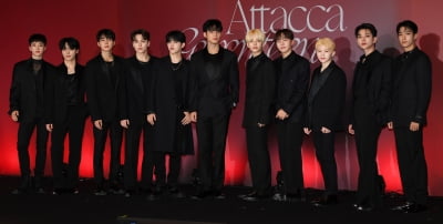 [TEN 포토] 세븐틴 '준&디에잇은 중국에 있어요'